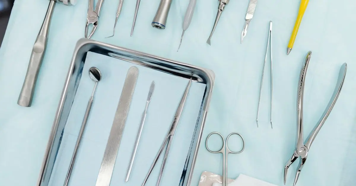 Guide des Instruments Chirurgicaux de Base